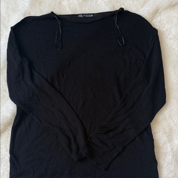 Zara Sweaters - ZARA Women’s Black Crewneck Sweater